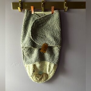 NWT Chick Pea Grey Sherpa Swaddle Blanket Size 3-6 Months